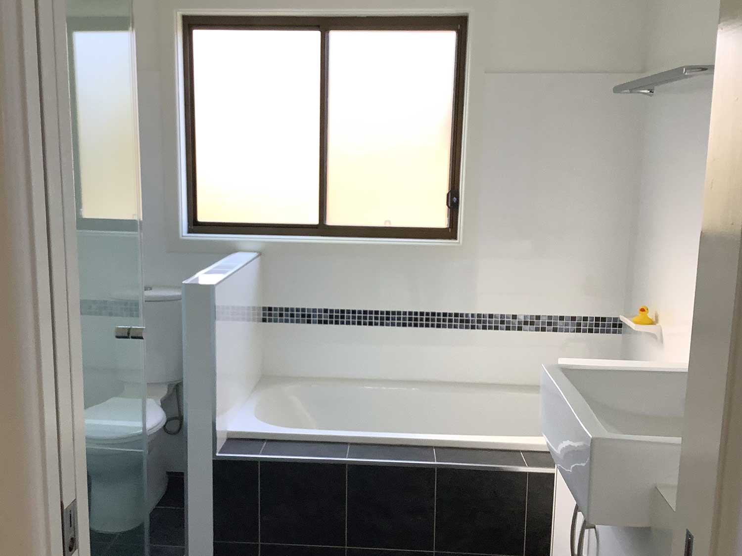 Bream-Beach-Cabin-P-bath