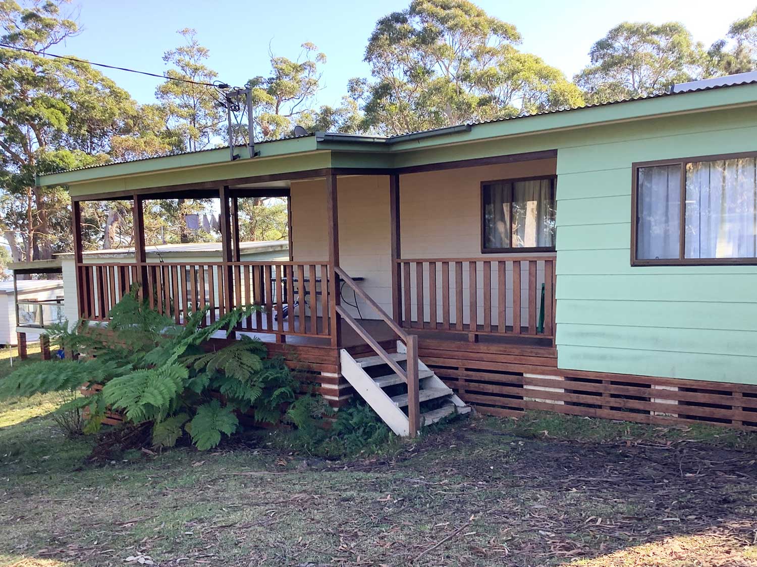 Bream-Beach-Cabin-P-side